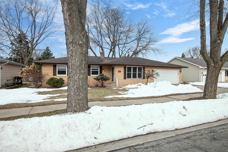 715 Sheridan St, Kaukauna, WI 54130