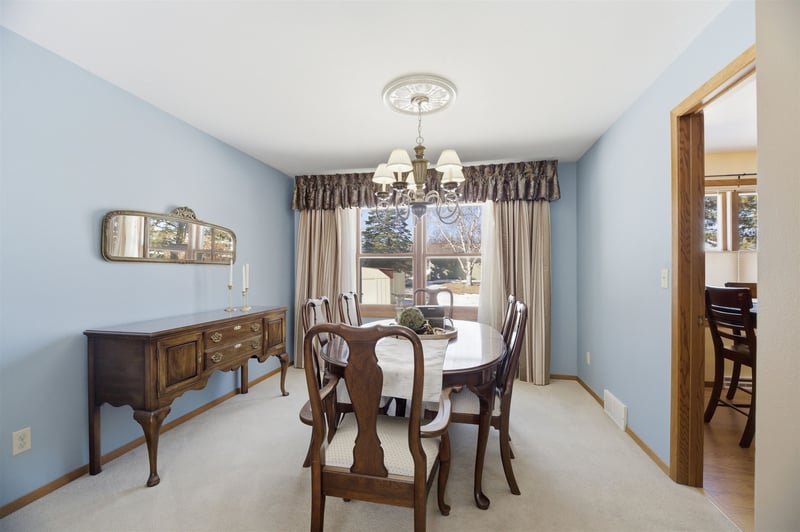 705 Goldenrod Dr, Appleton, WI 54914