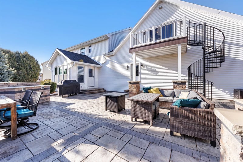 2011 Whistling Swan Cir, De Pere, WI 54151