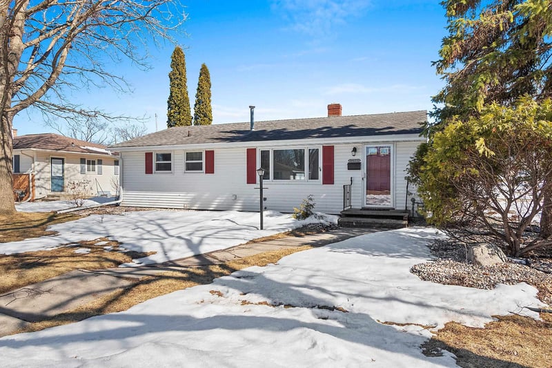 1623 Jay Ln, Green Bay, WI 54304