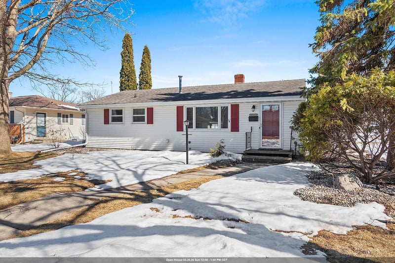 1623 Jay Ln, Green Bay, WI 54304