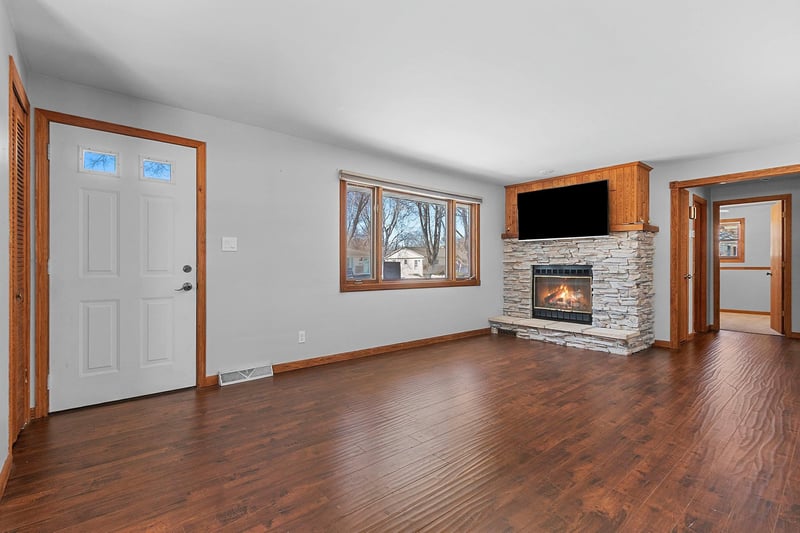 1623 Jay Ln, Green Bay, WI 54304