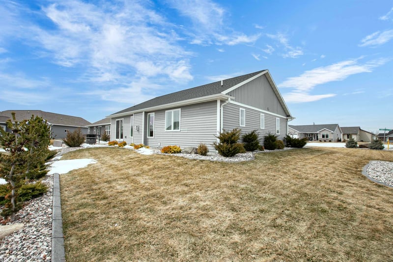 2701 Fallen Oak Dr, Appleton, WI 54913