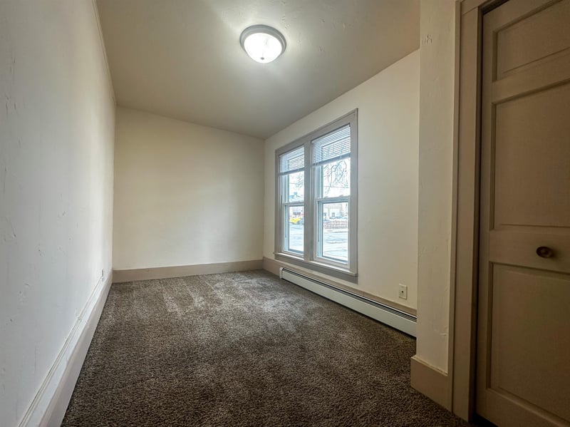 556 Jefferson St, Oshkosh, WI 54901