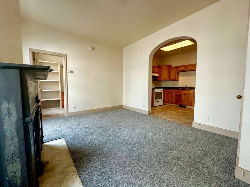 556 Jefferson St, Oshkosh, WI 54901