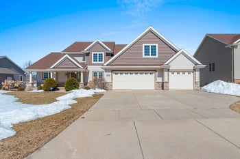 3585 Glen Abbey Dr, Green Bay, WI 54311