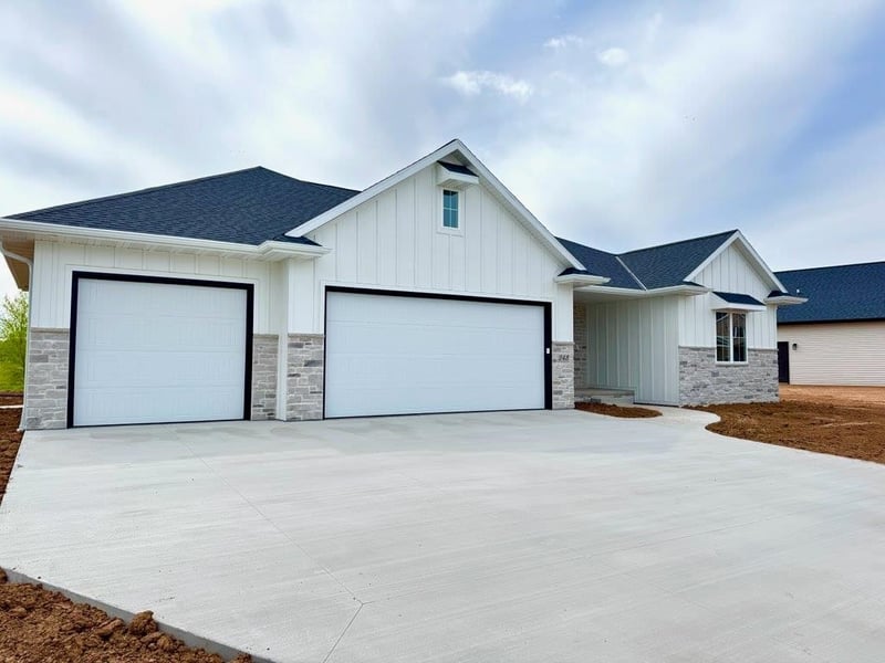 248 Kerrigan Dr, Wrightstown, WI 54180