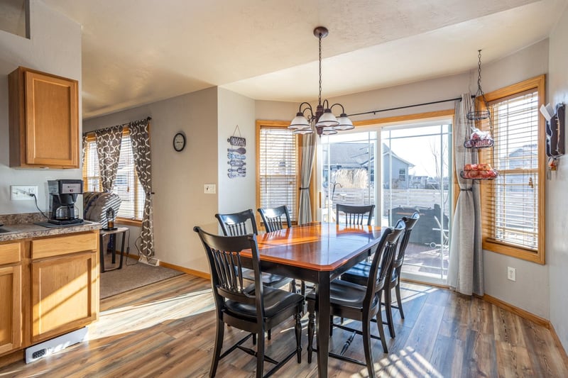 286 Goldenrod Dr, Omro, WI 54963