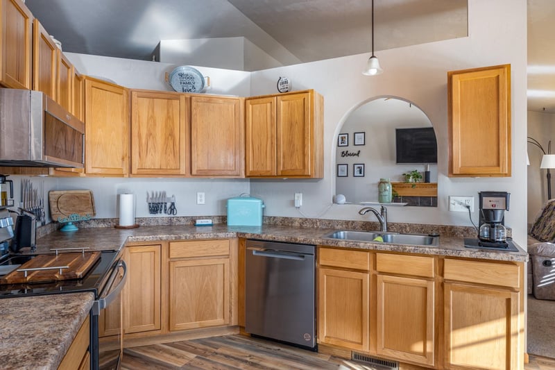 286 Goldenrod Dr, Omro, WI 54963