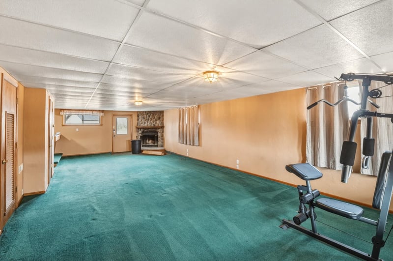 3450 Mid Valley Dr, De Pere, WI 54115