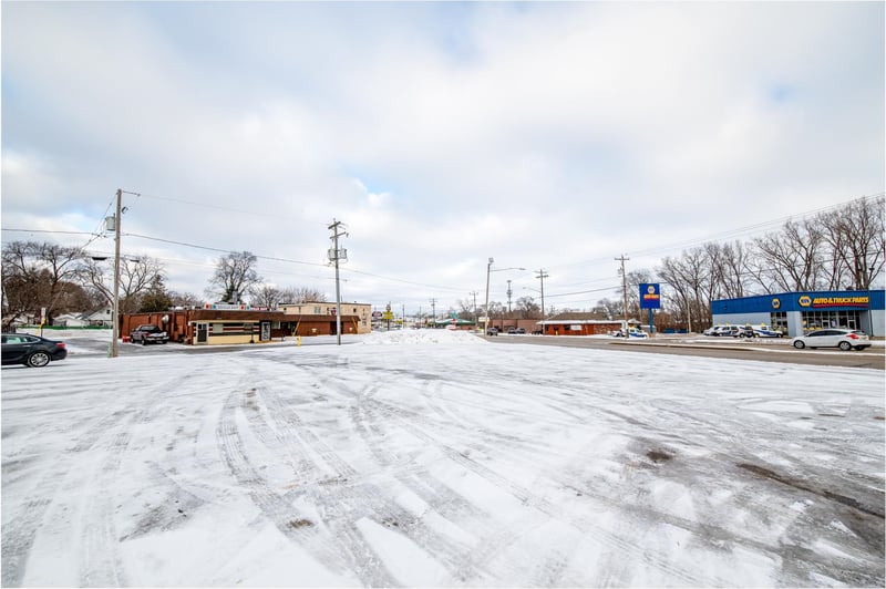 1662 Main St, Green Bay, WI 54302-2629