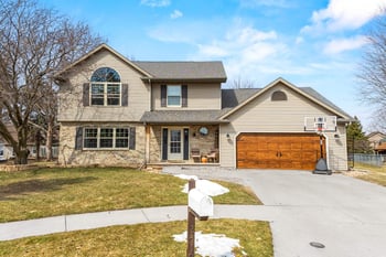 2310 Graceland Ct, Oshkosh, WI 54904