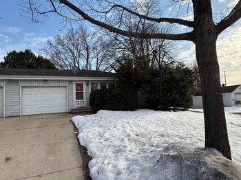2220 Deer Trl, Green Bay, WI 54302