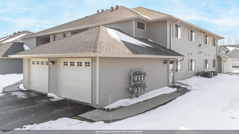 4735 Newcastle Ln #D, Appleton, WI 54913
