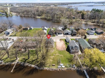 2963 Sunset Point Ln, Oshkosh, WI 54904