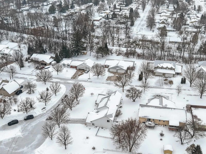 2700 Maple Hills Dr, Green Bay, WI 54313-3955