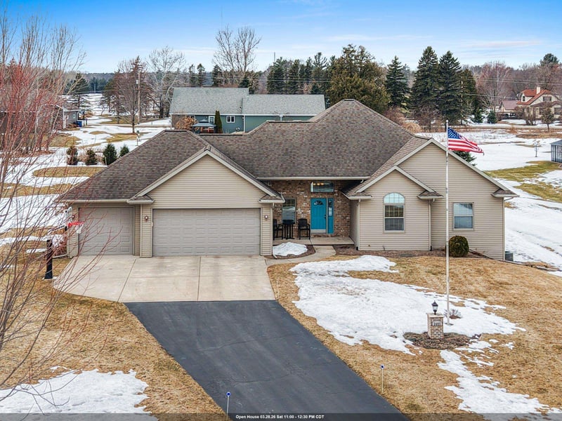 3405 Hawk Ridge Trl, Green Bay, WI 54313