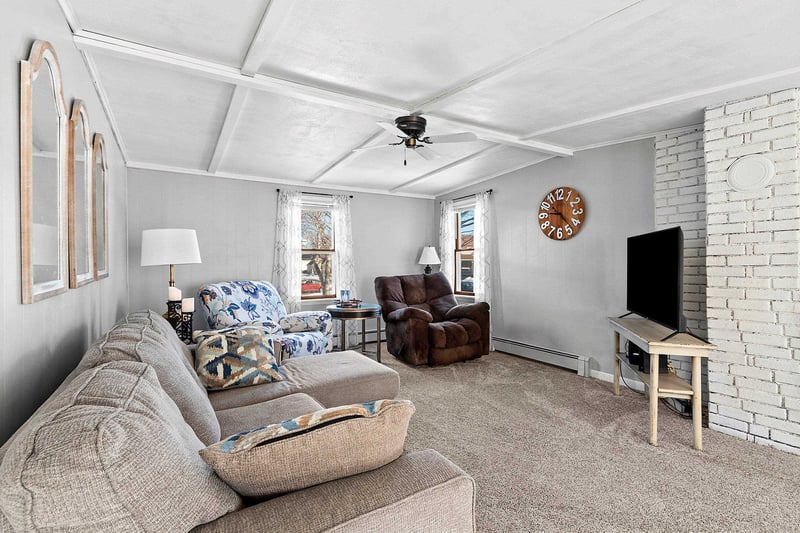 213 Franklin St, Oconto Falls, WI 54154