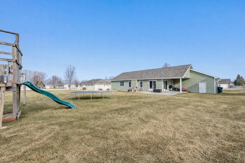 544 Nicole Ln, Wrightstown, WI 54180