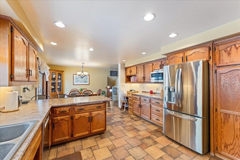 N8963 Terrace Ln, Luxemburg, WI 54217