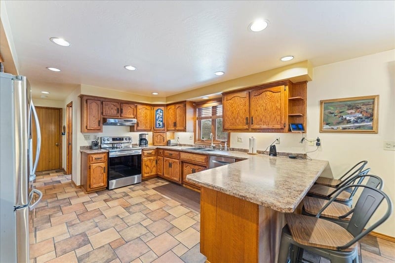 N8963 Terrace Ln, Luxemburg, WI 54217