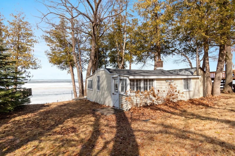 5141 Edgewater Beach Rd, Green Bay, WI 54311-9731