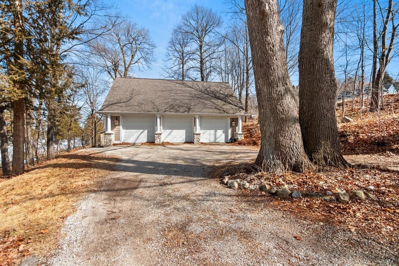 5141 Edgewater Beach Rd, Green Bay, WI 54311-9731