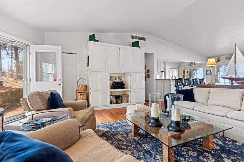 5141 Edgewater Beach Rd, Green Bay, WI 54311-9731