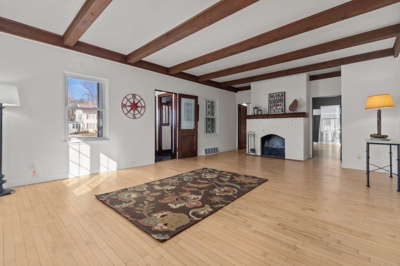 1830 Oneida St, Appleton, WI 54915