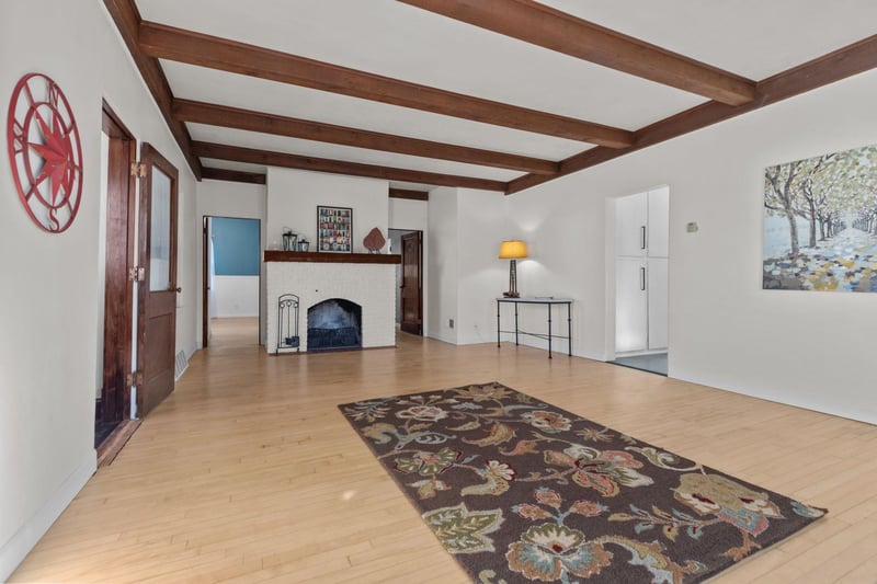 1830 Oneida St, Appleton, WI 54915