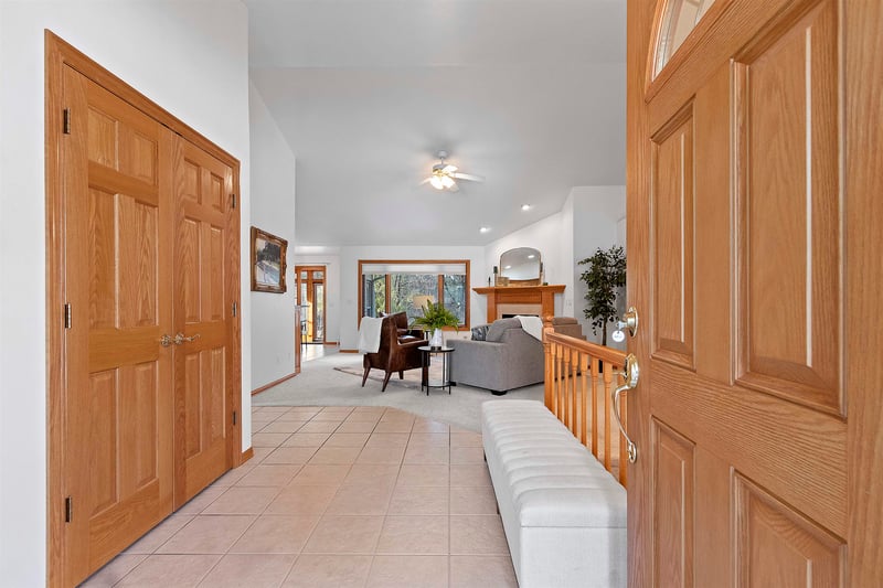 3096 Lepak Ln, Green Bay, WI 54313