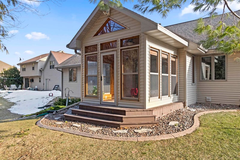 3096 Lepak Ln, Green Bay, WI 54313