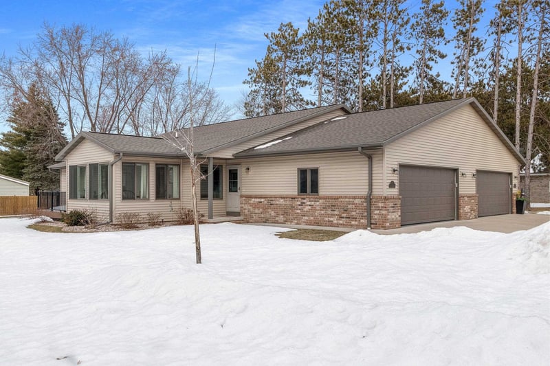 1601 Timber Trl, Shawano, WI 54166