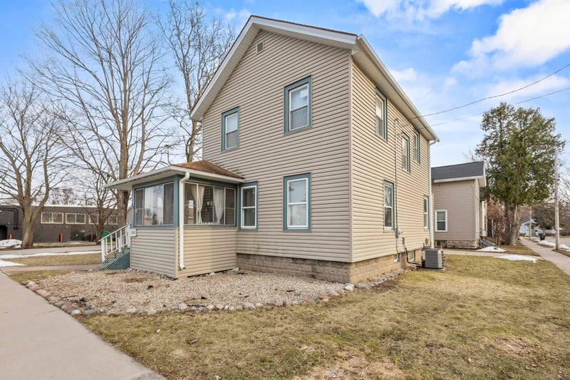 29 Melvin Ave, Oshkosh, WI 54901