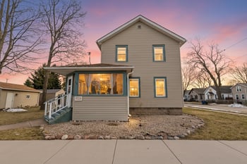 29 Melvin Ave, Oshkosh, WI 54901