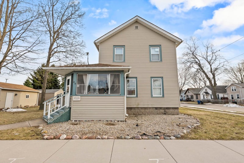 29 Melvin Ave, Oshkosh, WI 54901