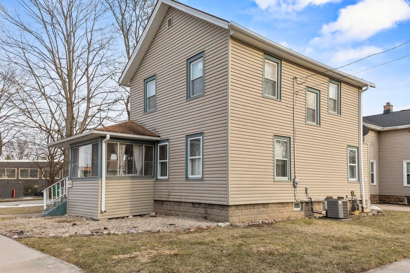 29 Melvin Ave, Oshkosh, WI 54901