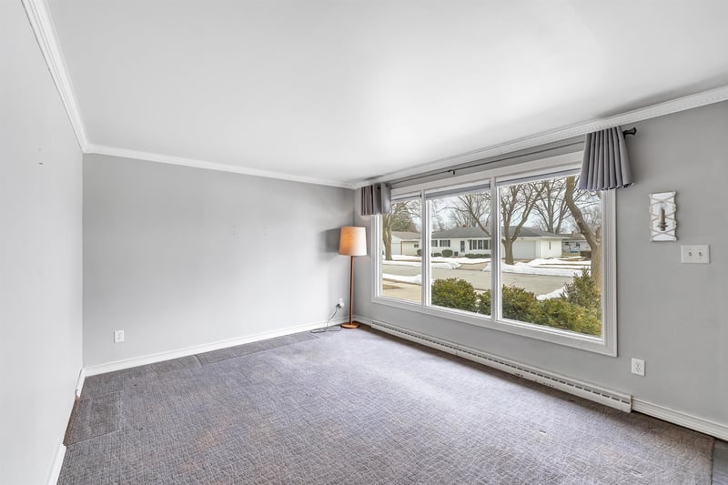 1604 Walls St, Green Bay, WI 54304-3224