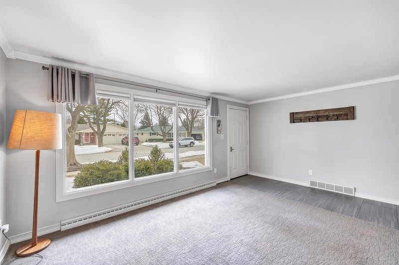 1604 Walls St, Green Bay, WI 54304-3224