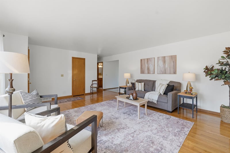 870 Nicolet Ave, Oshkosh, WI 54901