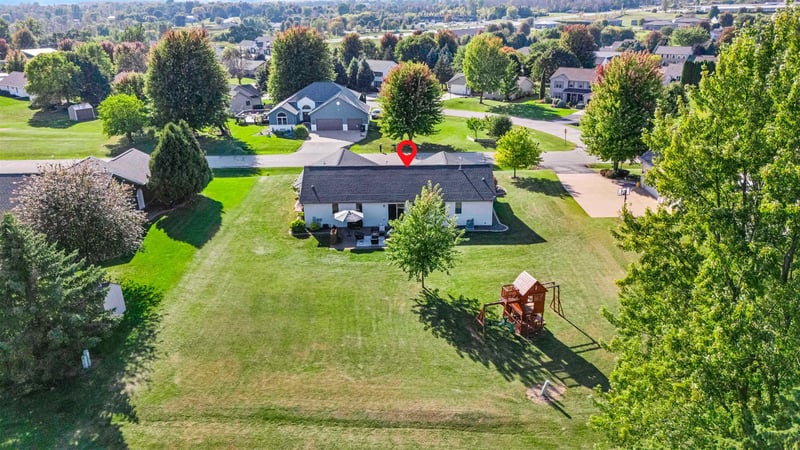 N1778 Hyacinth Ln, Greenville, WI 54942