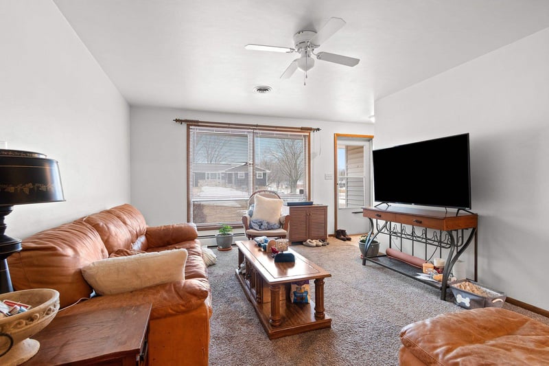 1376 Kellogg St, Green Bay, WI 54303