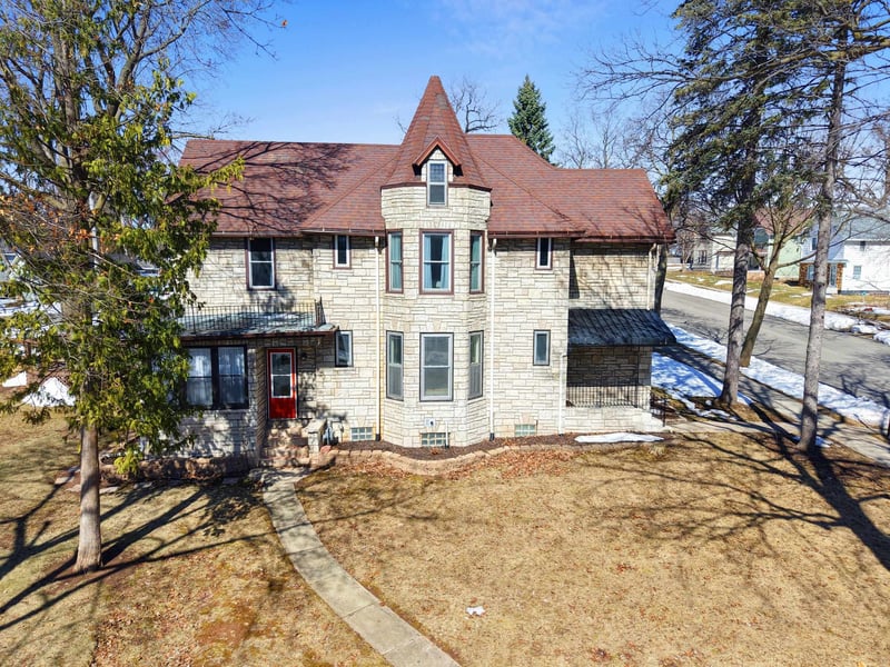 205 5th St, Kaukauna, WI 54130