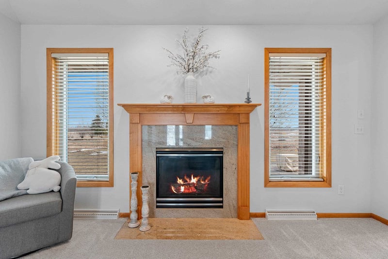 N1916 Rochelle Ct, Greenville, WI 54942-8513