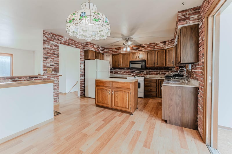 8480 Shirley Ct, Winneconne, WI 54986