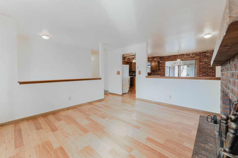 8480 Shirley Ct, Winneconne, WI 54986
