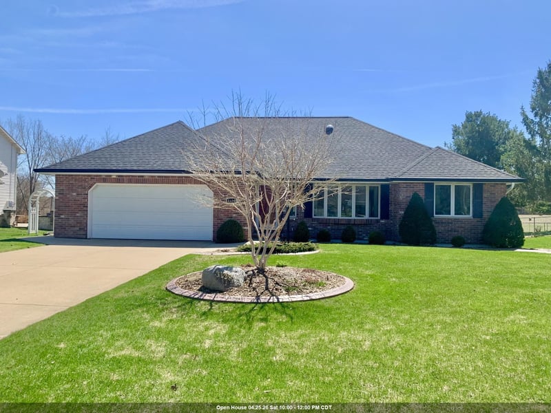 3128 Concordia Ln, Green Bay, WI 54311-4738