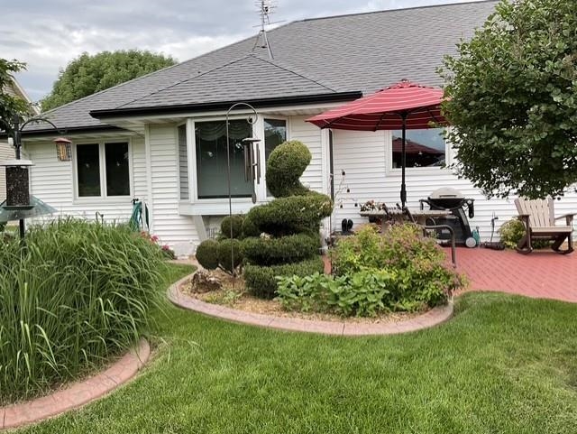 3128 Concordia Ln, Green Bay, WI 54311-4738