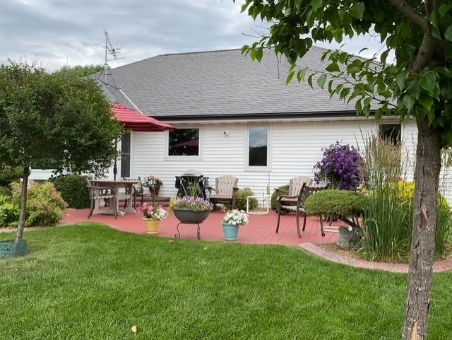 3128 Concordia Ln, Green Bay, WI 54311-4738