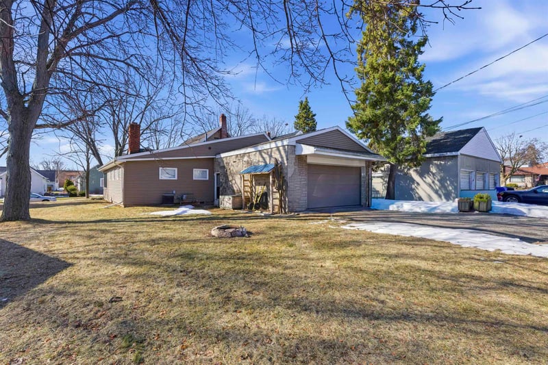 118 6th St, Kaukauna, WI 54130